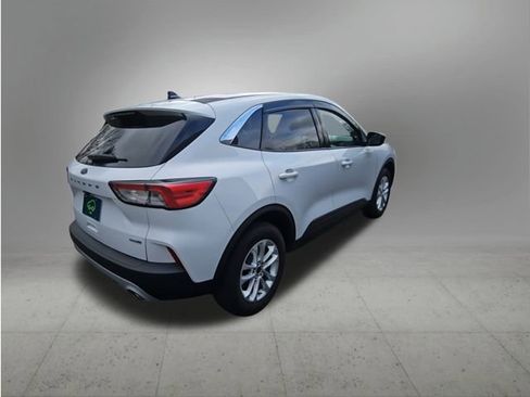 Used 2020 Ford Escape SE image 9