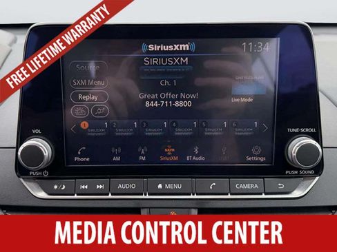 Used 2024 Nissan Altima 2.5 SR FWD image 9