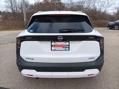 New 2026 Nissan Kicks SV w/ SV Premium Package image 30