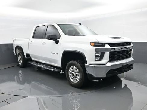 Used 2022 Chevrolet Silverado 2500 LT AWD/4WD image 3
