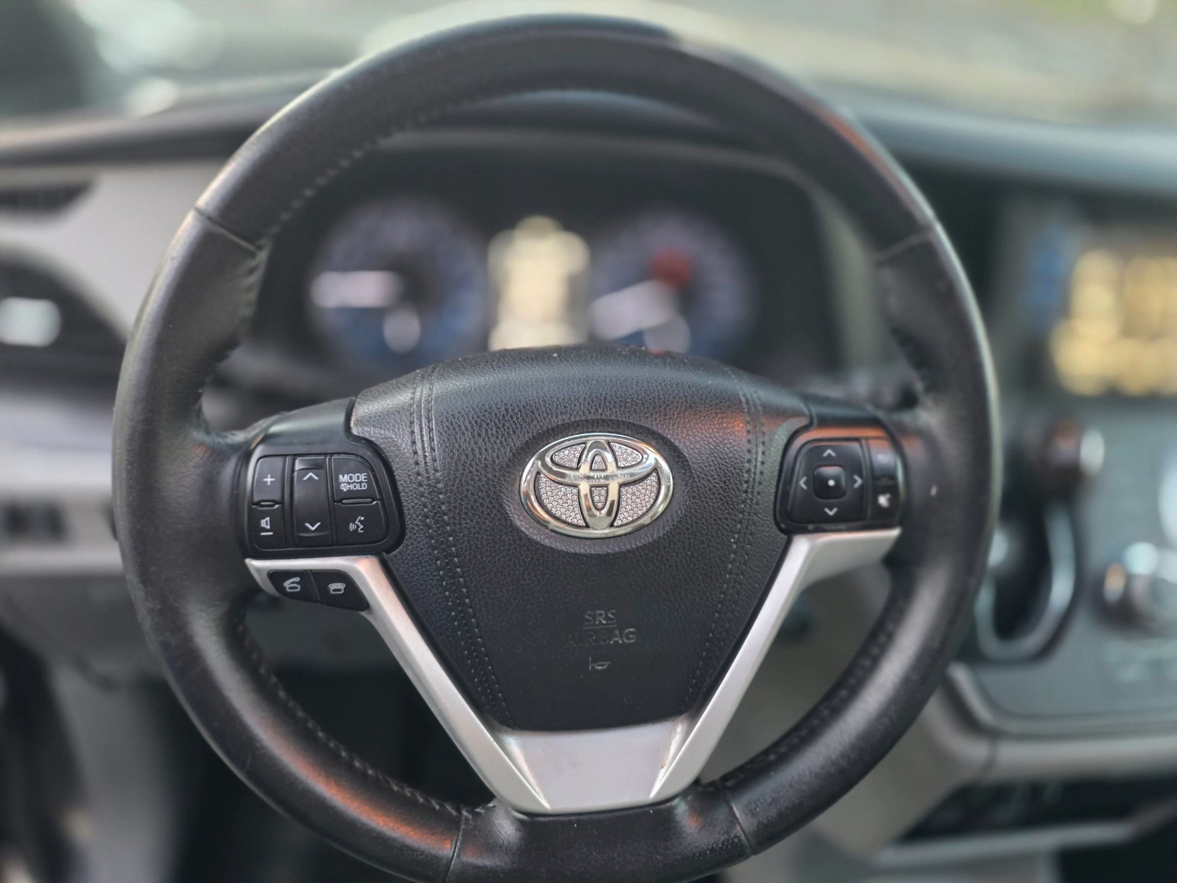 Used 2017 Toyota Sienna XLE FWD image 29