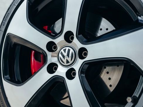 Used 2015 Volkswagen GTI S FWD image 3
