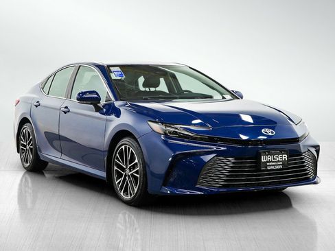 Used 2026 Toyota Camry XLE FWD image 7