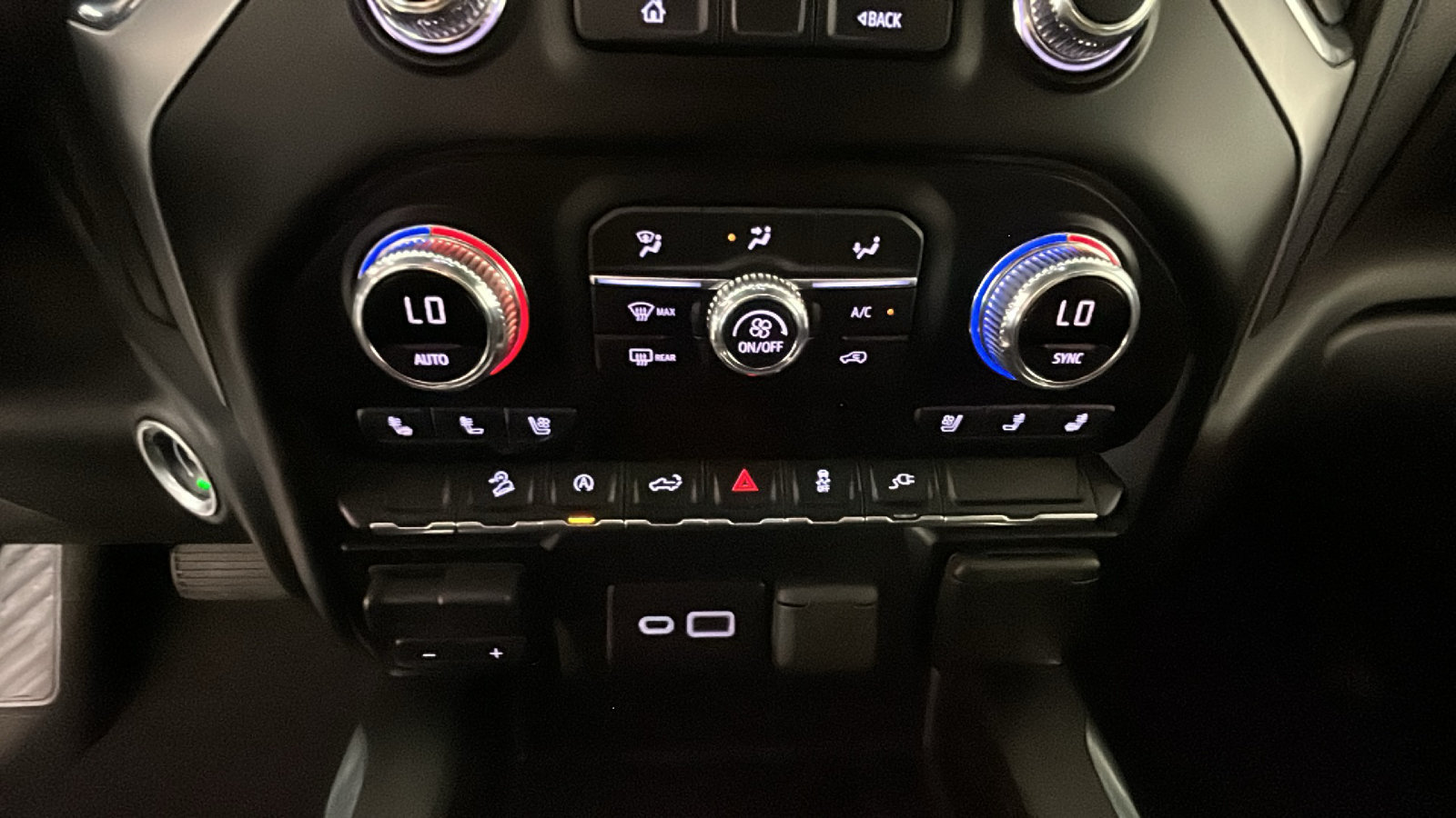 Used 2021 GMC Sierra 1500 SLT AWD/4WD image 27