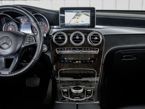 Used 2019 Mercedes-Benz GLC 300 image 25