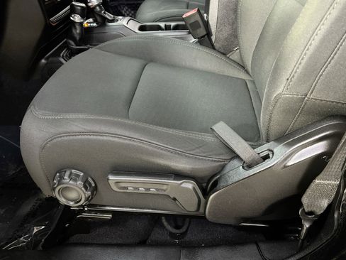 Used 2019 Jeep Wrangler Unlimited Sport S image 18