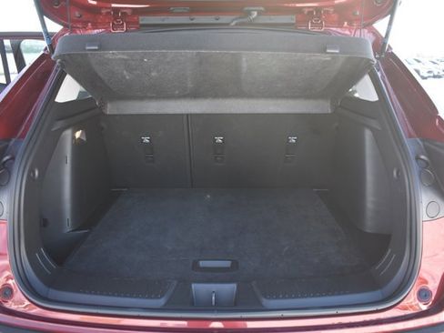 Used 2025 Chevrolet Trax LT w/ LT Convenience Package image 17