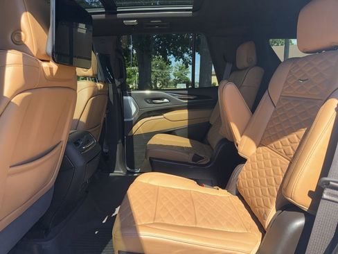 Used 2023 Cadillac Escalade Sport w/ LPO, ONYX Package AWD/4WD image 13