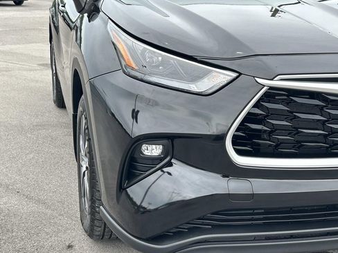Used 2023 Toyota Highlander XLE FWD image 11