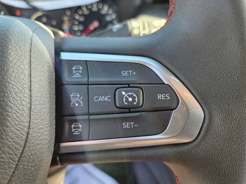 Used 2025 Jeep Compass Trailhawk AWD/4WD image 18