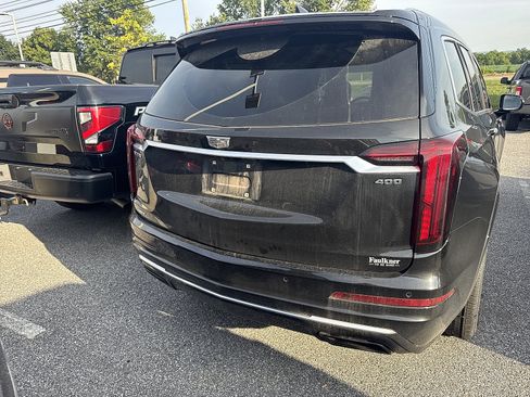 Used 2022 Cadillac XT6 Premium Luxury w/ LPO, Floor Liner Package AWD/4WD image 3