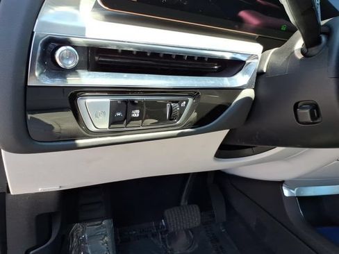 Used 2023 Cadillac Lyriq 2WD image 29