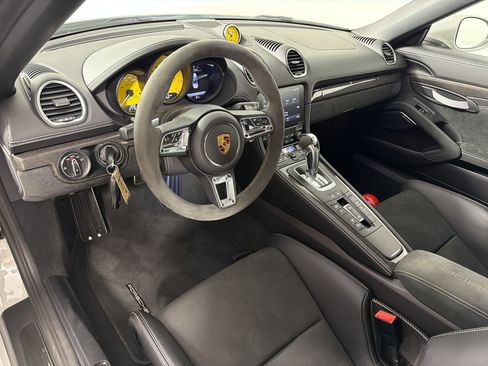 Certified 2021 Porsche 718 Boxster Spyder RWD image 4