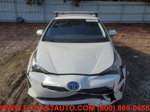 Used 2017 Toyota Prius Three image 6