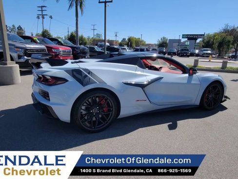 Used 2023 Chevrolet Corvette Z06 w/ Z07 Performance Package image 5