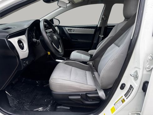 Used 2017 Toyota Corolla LE w/ Carpet Mat Package (TMS) FWD image 16