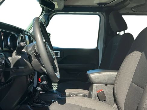 Certified 2023 Jeep Gladiator Overland image 11