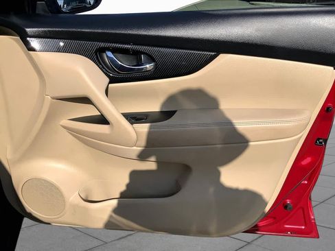 Used 2017 Nissan Rogue SL w/ SL Premium Package FWD image 22