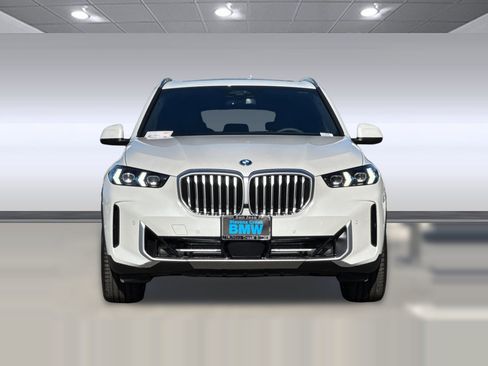 New 2026 BMW X5 xDrive50e image 5