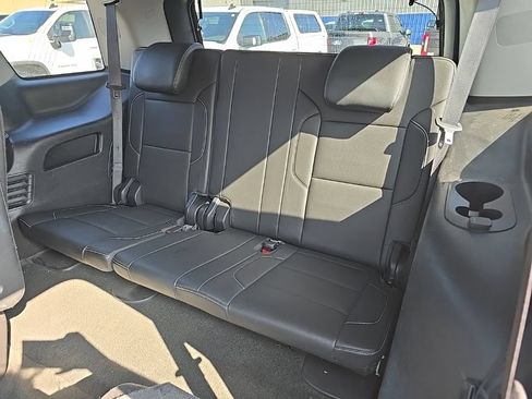 Used 2018 GMC Yukon SLT w/ Premium Edition AWD/4WD image 17