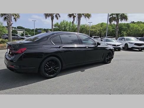 Used 2022 BMW 740i w/ Premium Package image 26