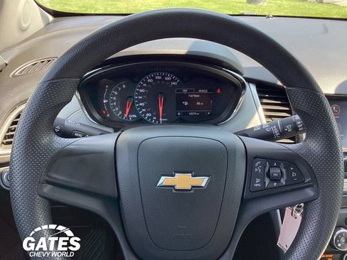 Used 2020 Chevrolet Trax LS FWD image 22