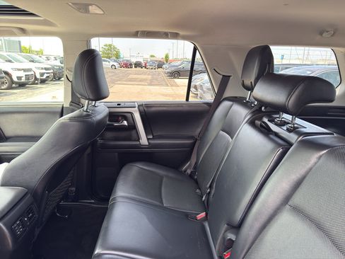 Used 2018 Toyota 4Runner Limited AWD/4WD image 32