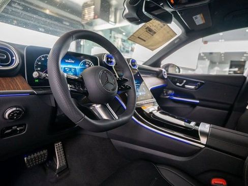 New 2025 Mercedes-Benz GLC 350e GLC 350e image 11