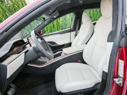 Used 2024 Tesla Model S AWD/4WD image 7