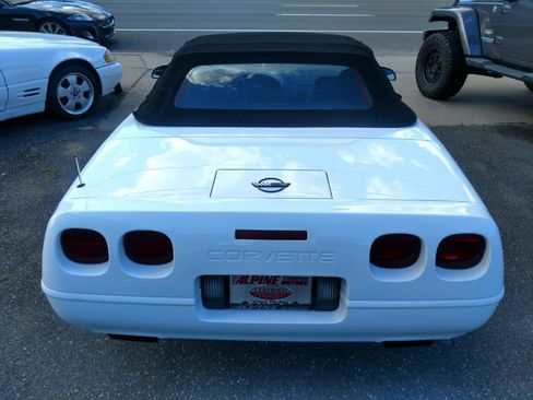 Used 1994 Chevrolet Corvette Convertible RWD image 17