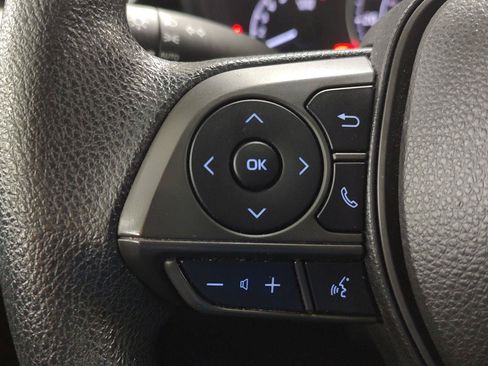 Used 2020 Toyota Corolla LE FWD image 12