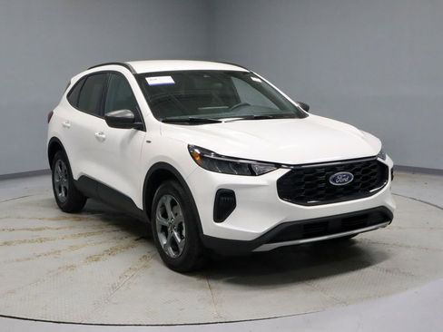 Certified 2025 Ford Escape ST-Line w/ Tech Pack #1 AWD/4WD image 1
