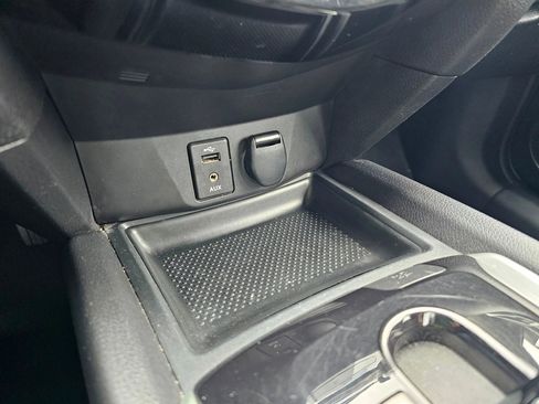 Used 2015 Nissan Rogue SL image 33