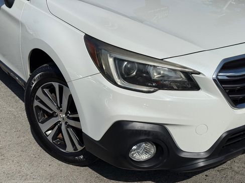 Used 2018 Subaru Outback 2.5i Limited AWD/4WD image 4