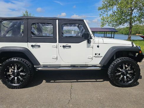 Used 2008 Jeep Wrangler Unlimited X AWD/4WD image 4