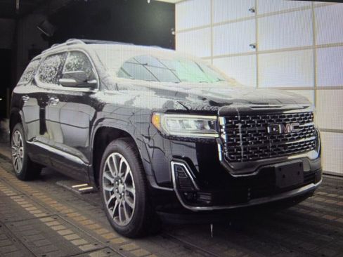 Used 2022 GMC Acadia Denali w/ GMC Pro Grade Package image 2