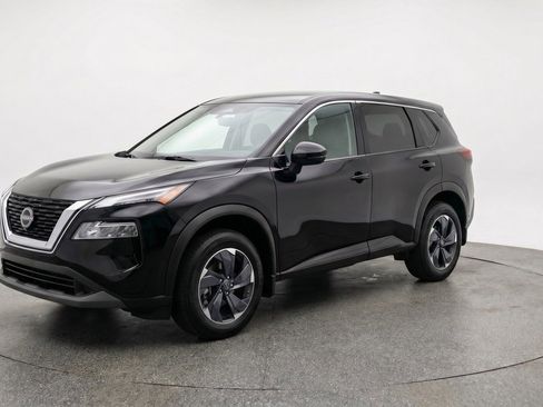 Used 2025 Nissan Rogue SV AWD/4WD image 3