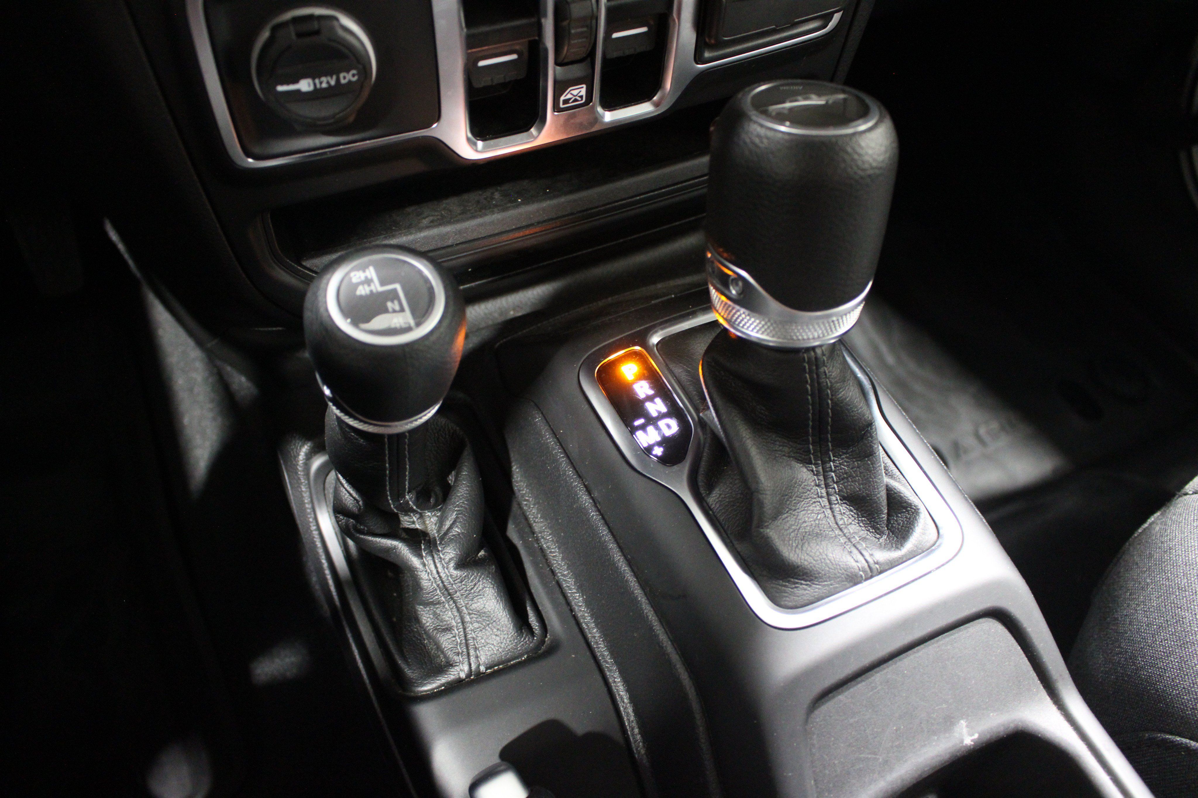Used 2025 Jeep Gladiator Sport AWD/4WD image 18