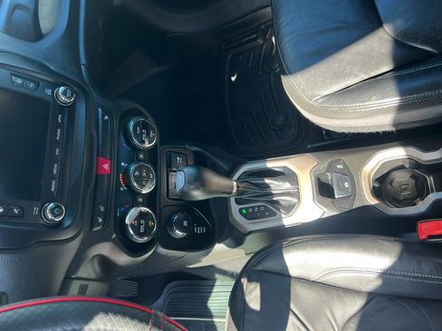 Used 2016 Jeep Renegade Limited AWD/4WD image 16