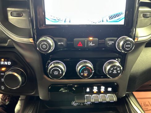 New 2026 RAM 1500 4x4 Crew Cab image 17