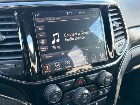 Used 2019 Jeep Grand Cherokee Limited AWD/4WD image 24