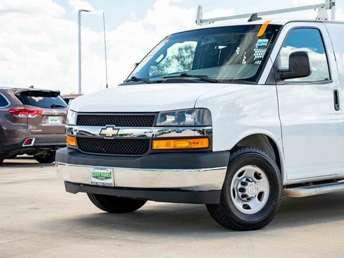 Used 2021 Chevrolet Express 2500 w/ Driver Convenience Package RWD image 7