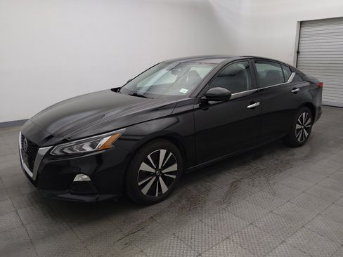 Used 2022 Nissan Altima 2.5 SV FWD image 2