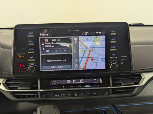Used 2022 Toyota Sienna XSE AWD/4WD image 16
