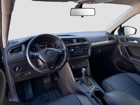 Used 2021 Volkswagen Tiguan SE FWD image 23
