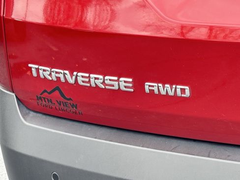 Used 2023 Chevrolet Traverse LT image 14