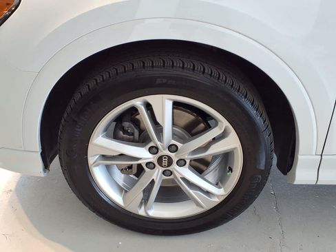 Used 2023 Audi Q3 2.0T Premium Plus w/ Premium Plus Package AWD/4WD image 8