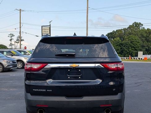 Used 2020 Chevrolet Traverse LT w/ LT Premium Package AWD/4WD image 4