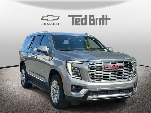 Used 2025 GMC Yukon Denali AWD/4WD image 3