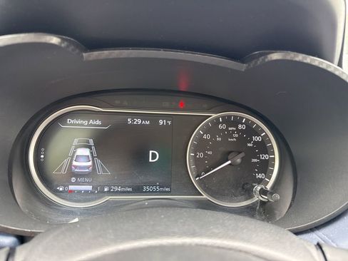 Used 2024 Nissan Versa SV FWD image 14